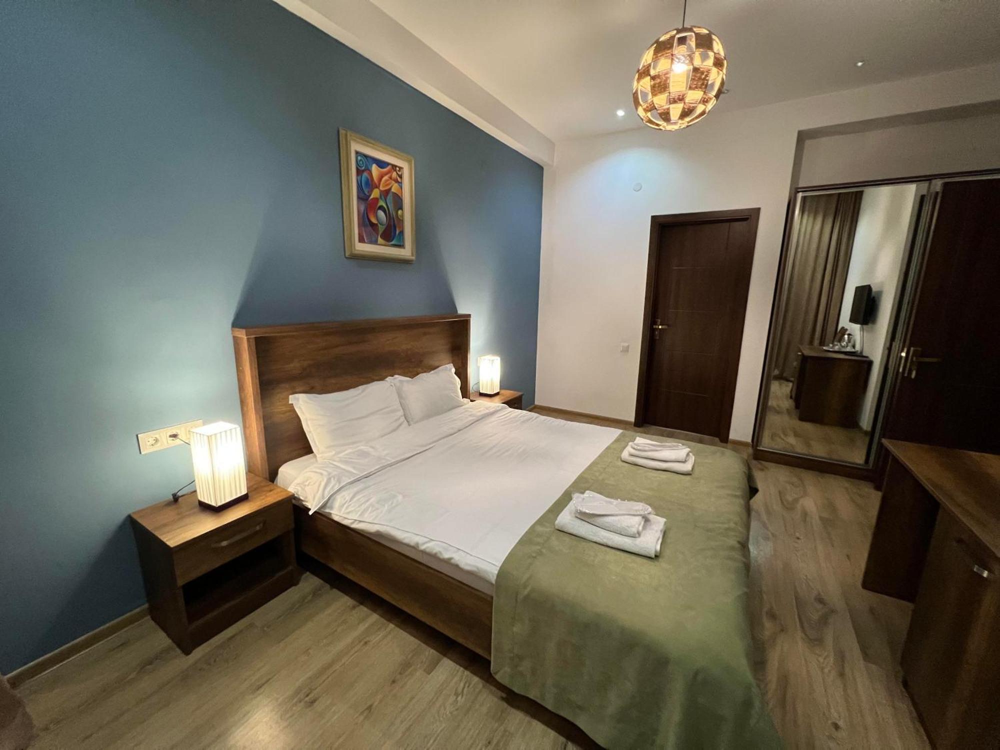 Hotel King Tom Tbiliszi Kültér fotó