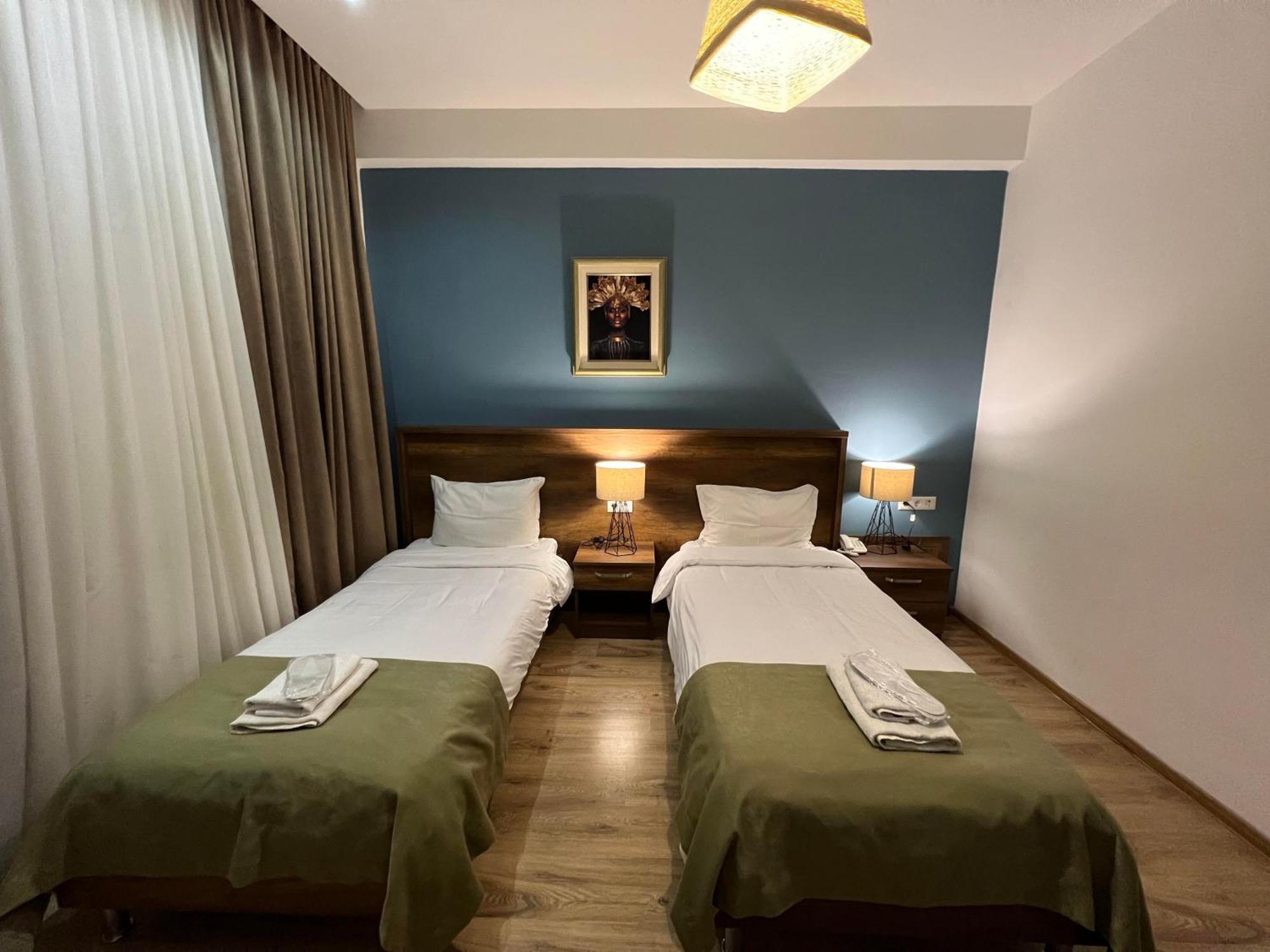 Hotel King Tom Tbiliszi Kültér fotó