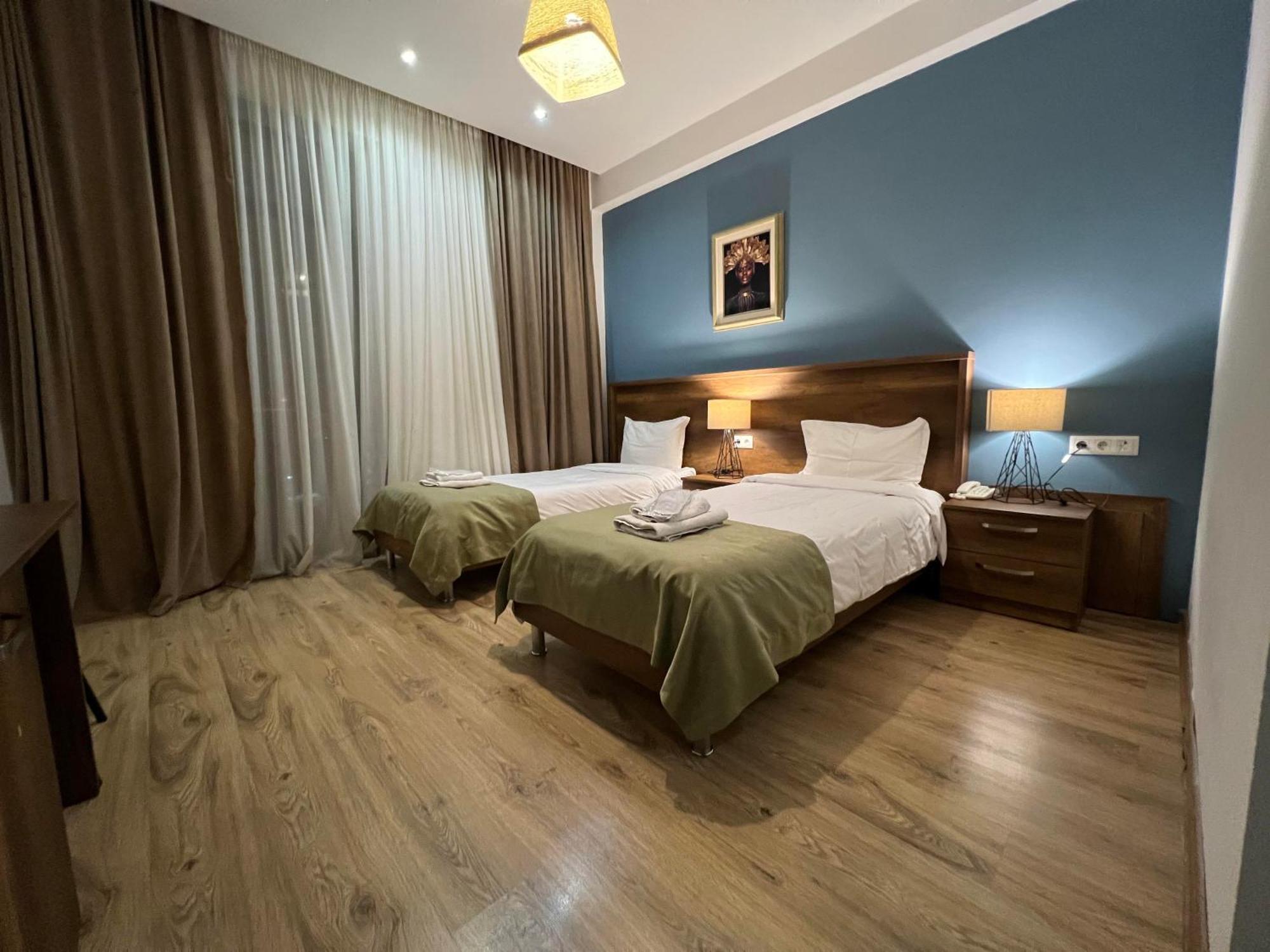 Hotel King Tom Tbiliszi Kültér fotó