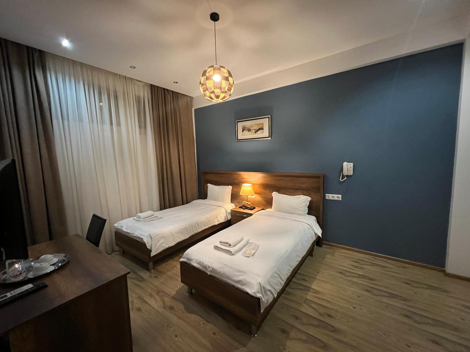 Hotel King Tom Tbiliszi Kültér fotó