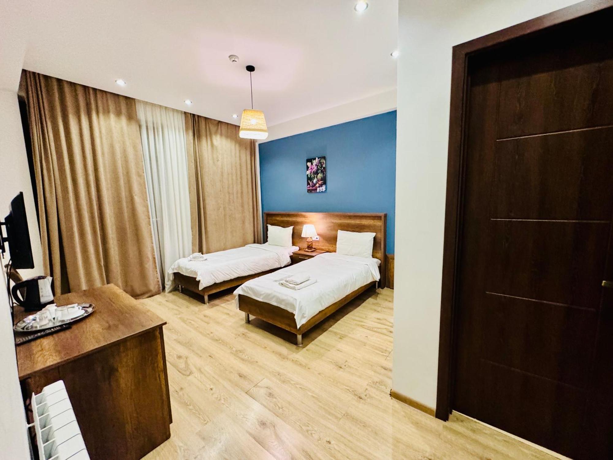 Hotel King Tom Tbiliszi Kültér fotó