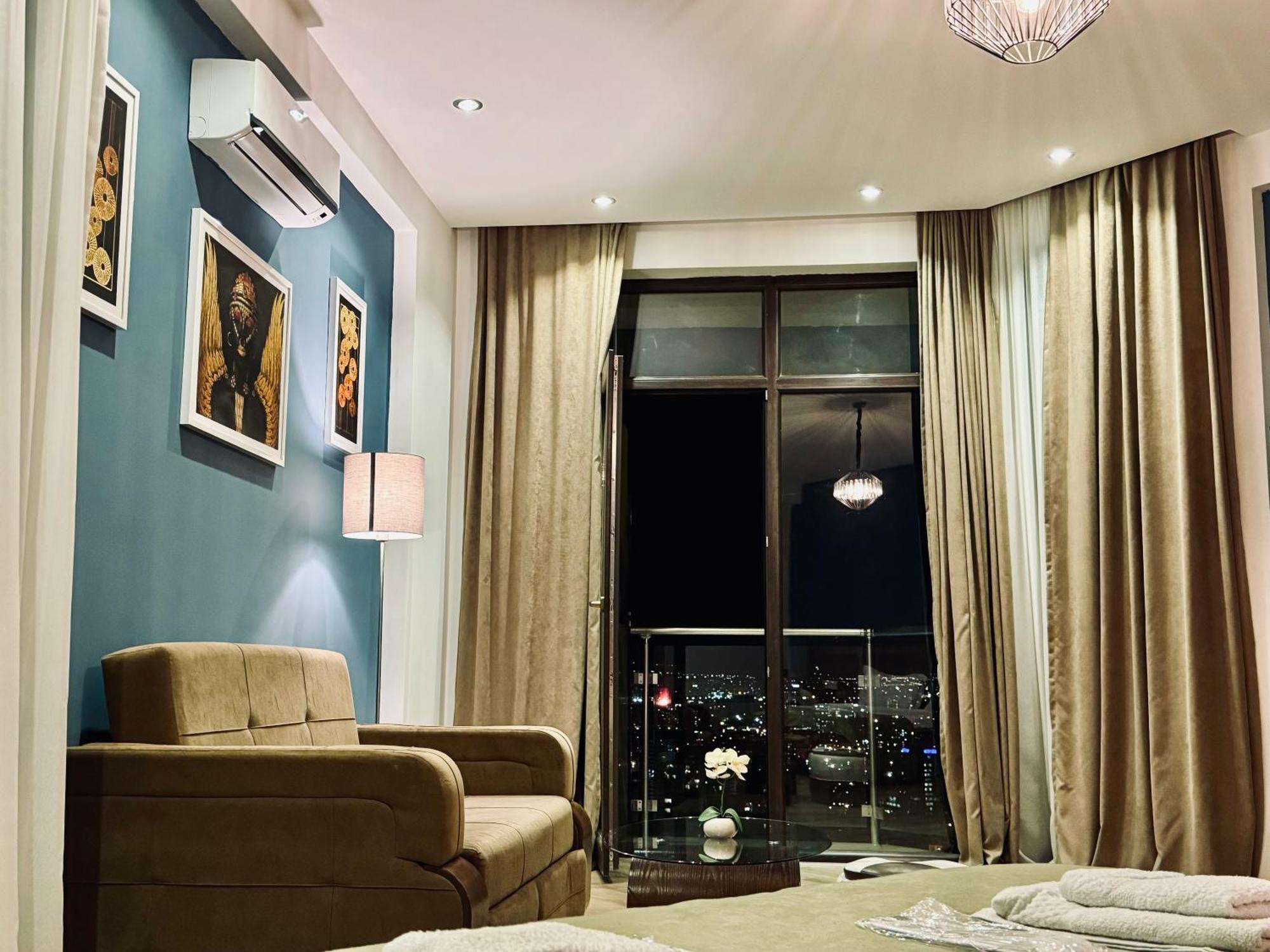 Hotel King Tom Tbiliszi Kültér fotó