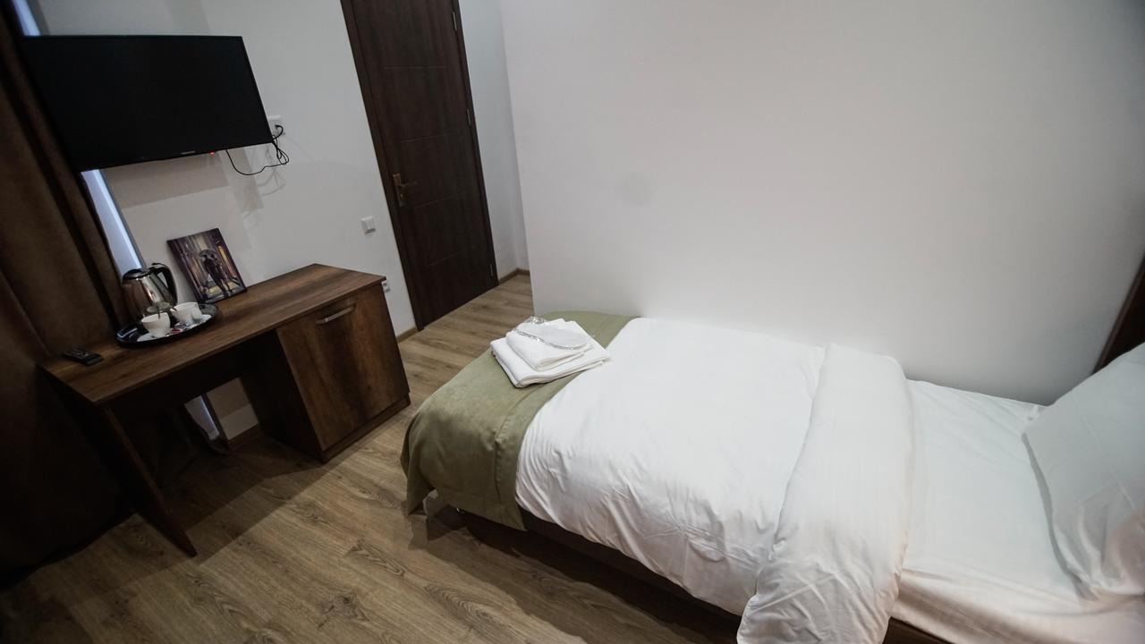 Hotel King Tom Tbiliszi Kültér fotó