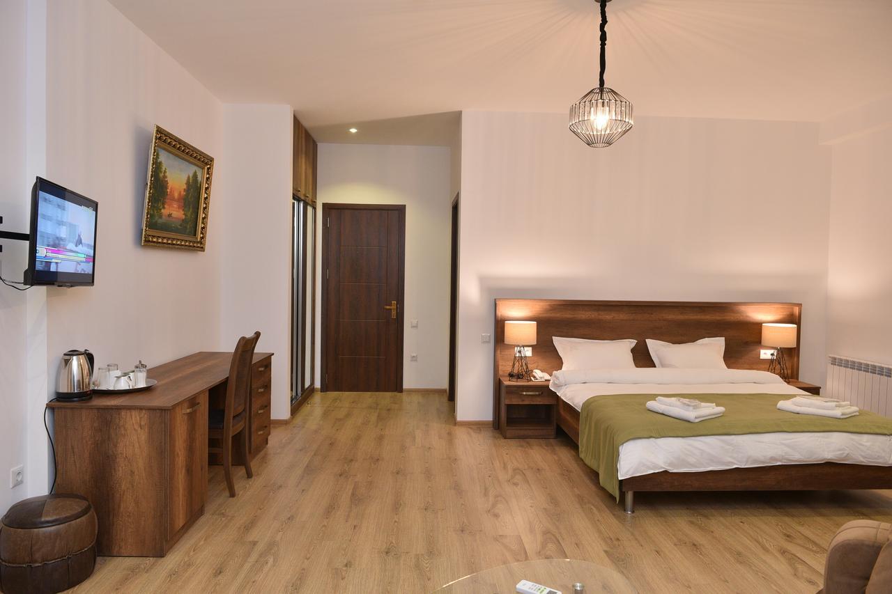 Hotel King Tom Tbiliszi Kültér fotó